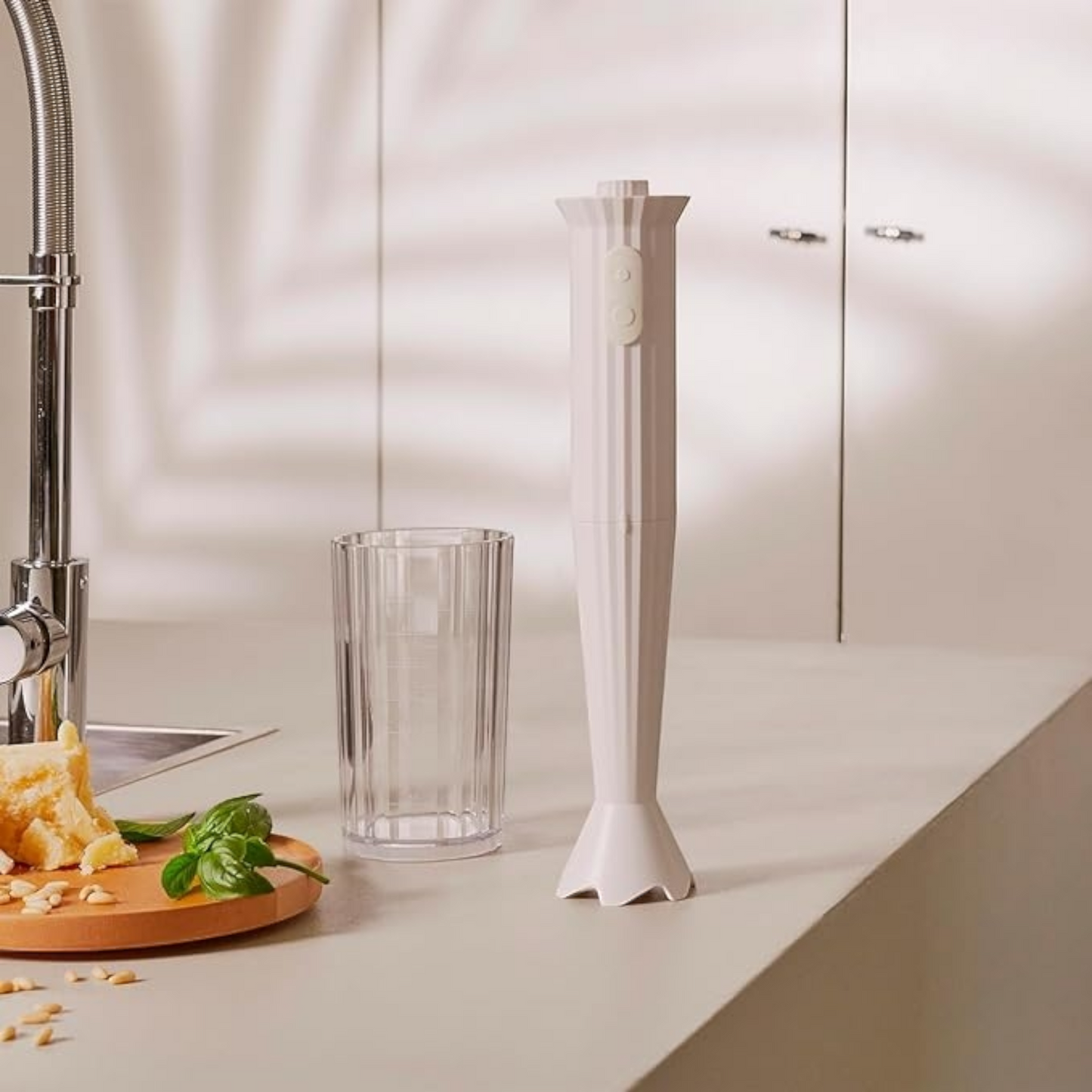 Frullatore a Immersione di Design con Bicchiere Graduato in Resina Termoplastica  Spina Europea 500W Bianco Alessi Plissé