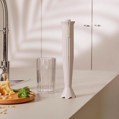 Frullatore a Immersione di Design con Bicchiere Graduato in Resina Termoplastica  Spina Europea 500W Bianco Alessi Plissé